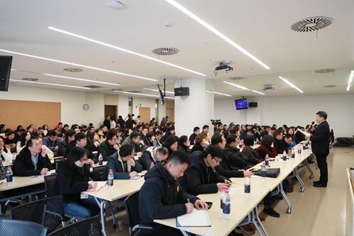 图为培训现场