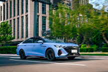 星瑞、长安UNI-V组团找艾瑞泽8掰手腕,后者:我让你们双手都用上