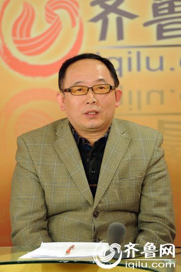 山东大学文学与新闻传播学院传播研究所所长冯炜
